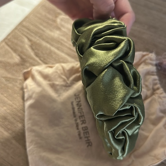 NWOT JENNIFER BEHR Amelia ruched silk-satin headband - Picture 6 of 6